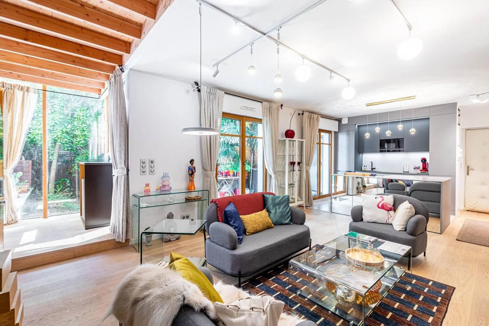 Guestready - Spacieux Apt. Avec Cour Privative Paryż